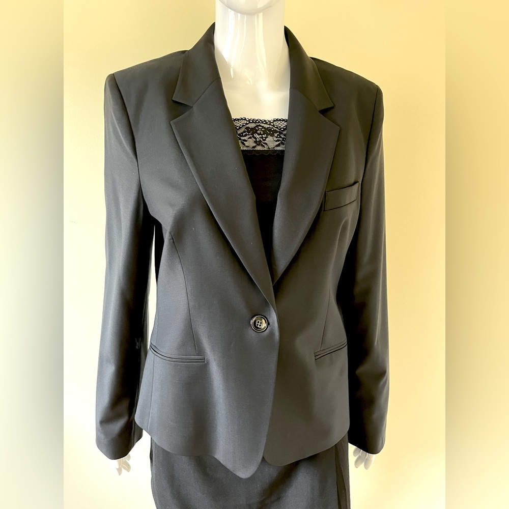 Shiny black fine wool blazer single button beautiful purple lining Sarar US 12
